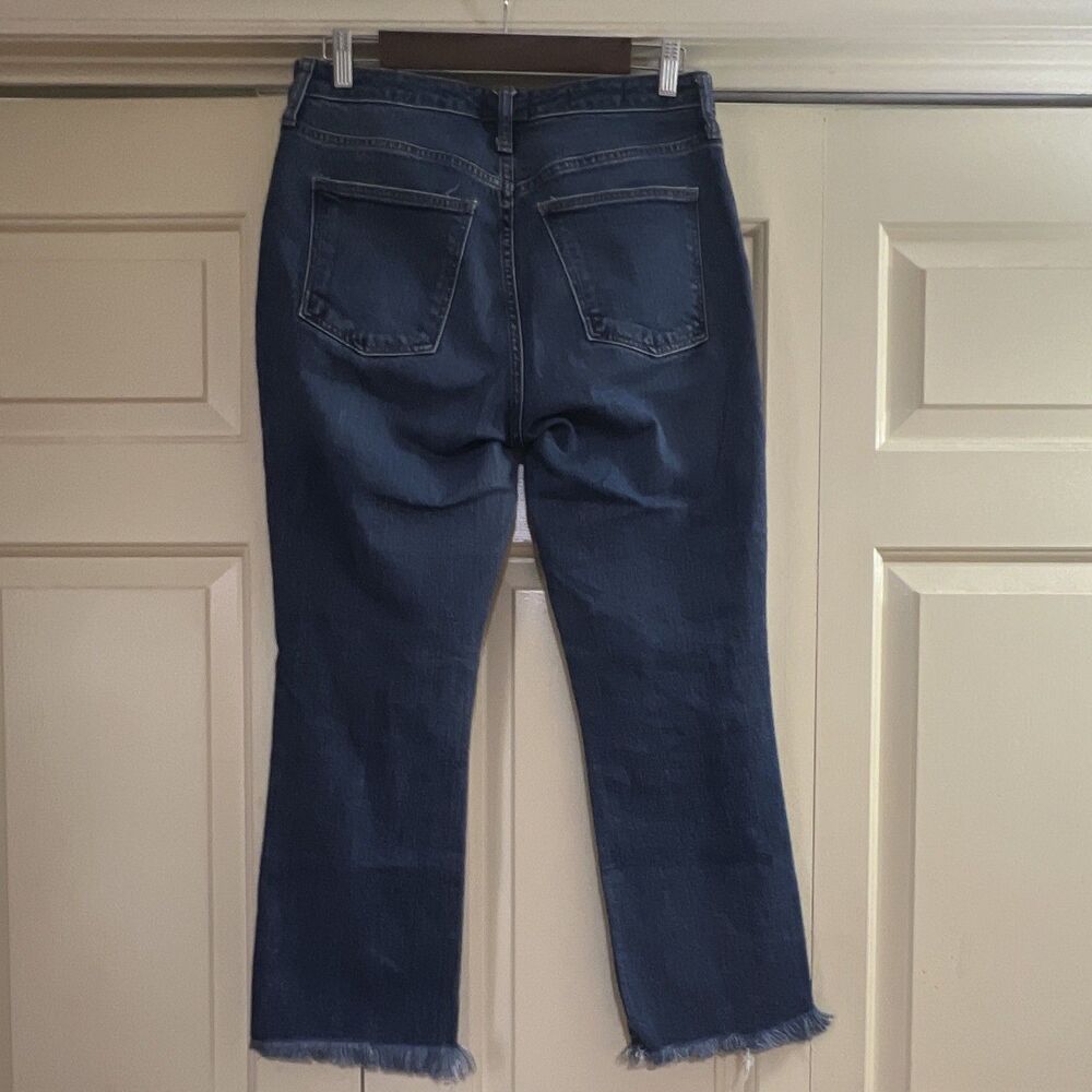 Universal Thread Ankle Bootcut Medium Wash Blue Jeans 6/28 five Pockets - Picture 3 of 10